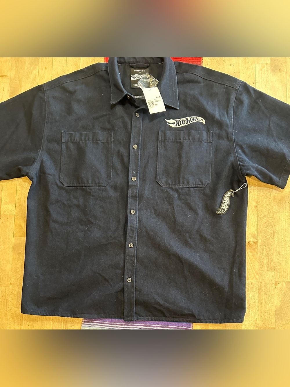 Forever 21 Men’s Navy Hot Wheels Short-Sleeve Button-Down Shirt